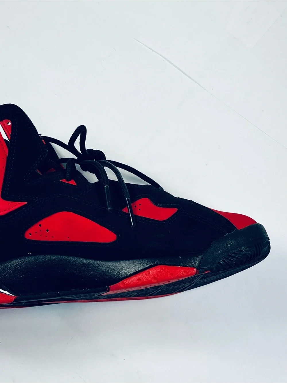 Nike Air Jordan Boys True Flight High TopSneakers #CU4934-001 Black Red Boys:7Y